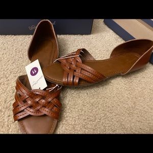 Universal thread sandals